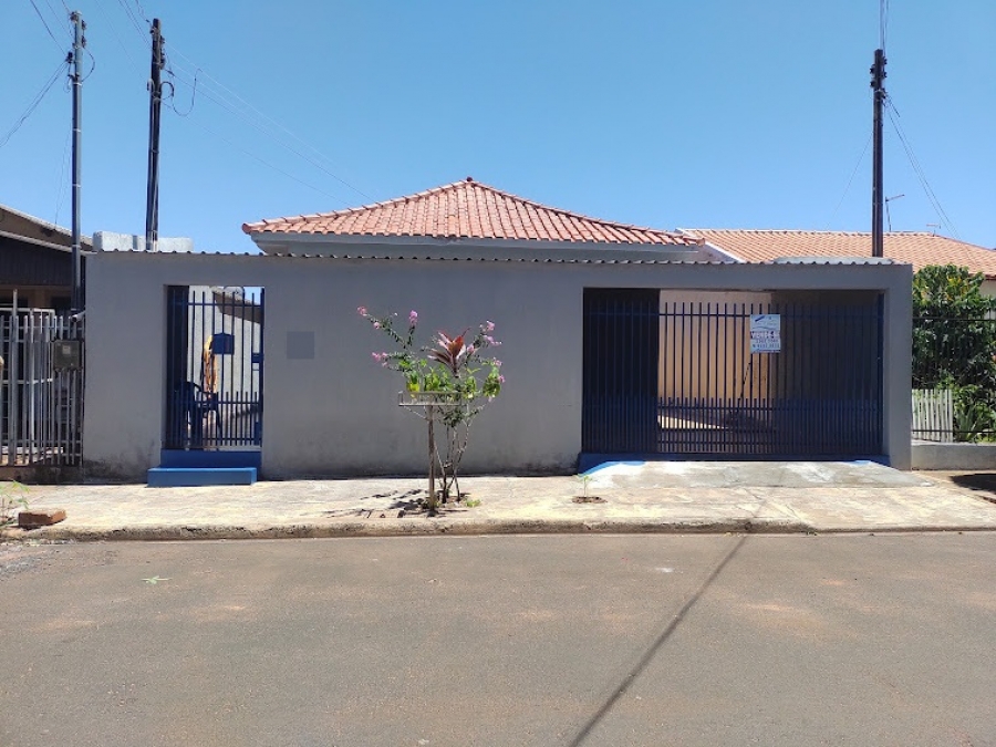 CASA COM BOA LOCALIZAÇÃO E CONSERVAÇÃO - REF. 1371