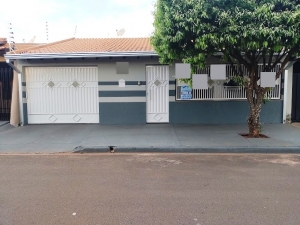 CASA EM ÓTIMO ESTADO DE CONSERVAÇÃO - REF. 1417