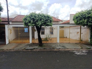 CASA BEM LOCALIZADA REF. 1377