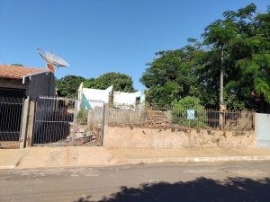 TERRENO NO CENTRO DE LUT&Eacute;CIA REF. 1246