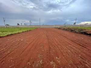 TERRENO EM CONDOM&Iacute;NIO FECHADO EM PARAGUA&Ccedil;U PAULISTA REF. 1263