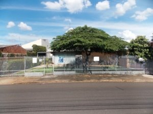 CASA BEM LOCALIZADA REF. 1000