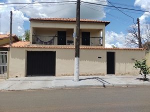 &Oacute;TIMO SOBRADO EM BAIRRO NOBRE - REF. 1427